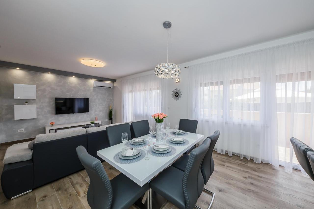 Luxury Apartment Maris Kaštela エクステリア 写真