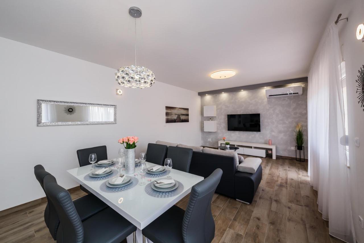 Luxury Apartment Maris Kaštela エクステリア 写真